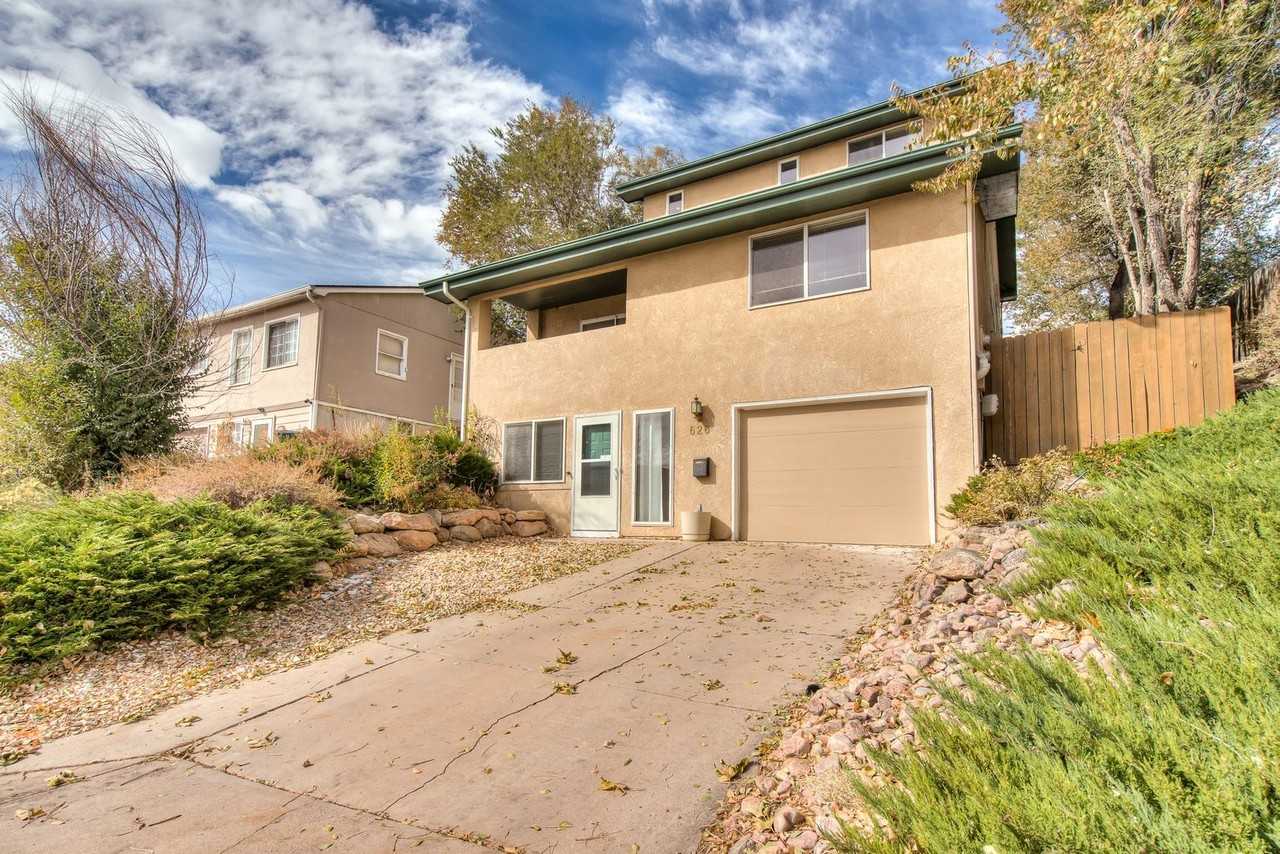 626 Superior St - Photo 2 of 22