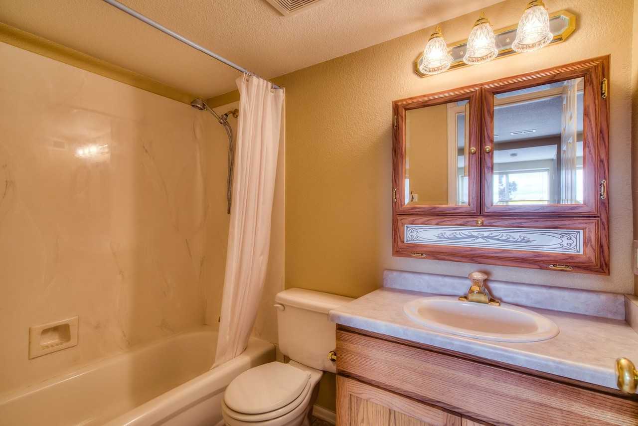 626 Superior St - Photo 3 of 22