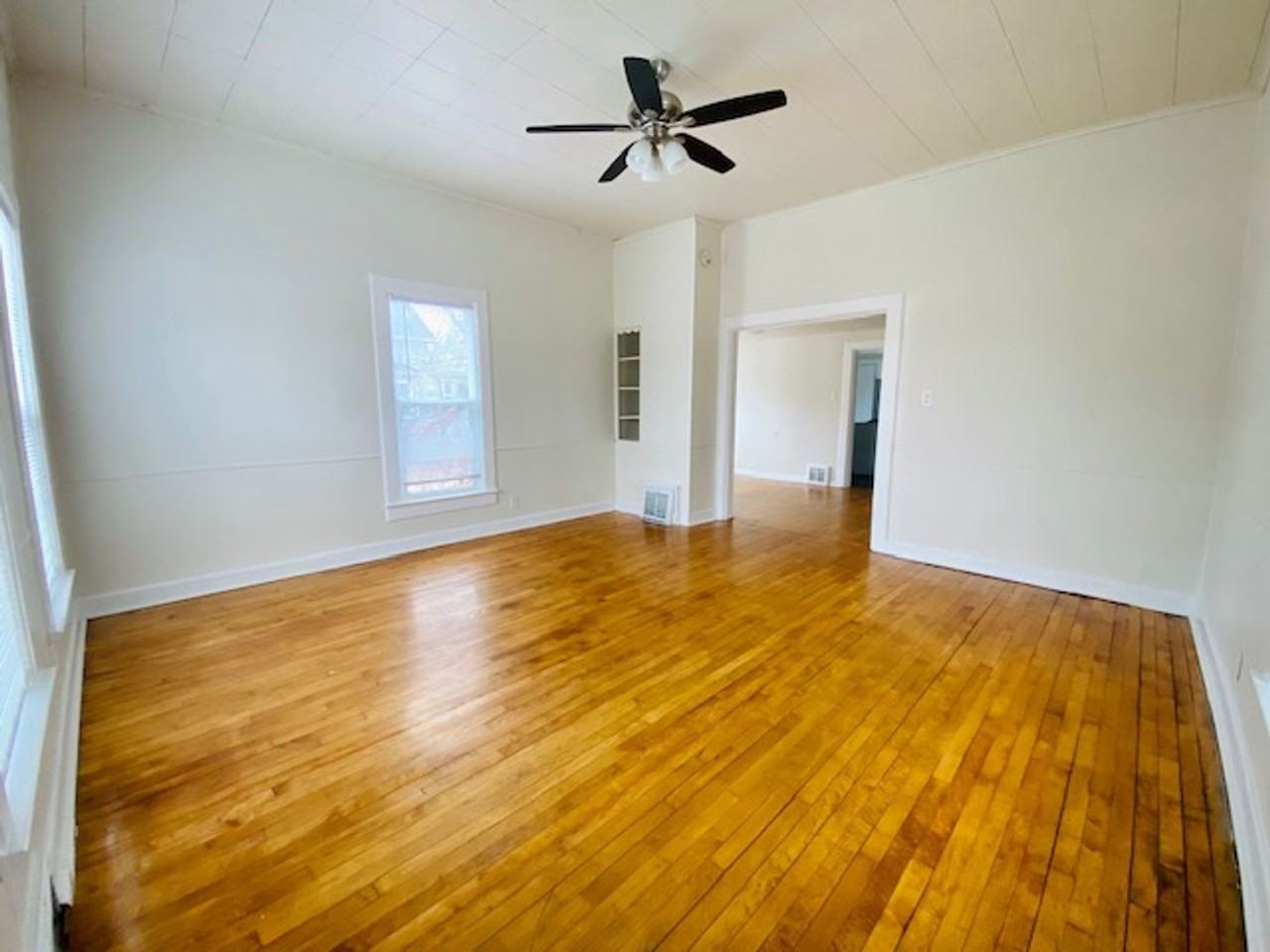 997 Shawano Ave - Photo 3 of 16