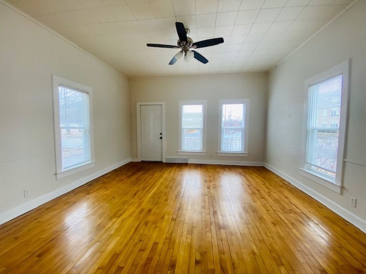 997 Shawano Ave - Photo 5 of 16