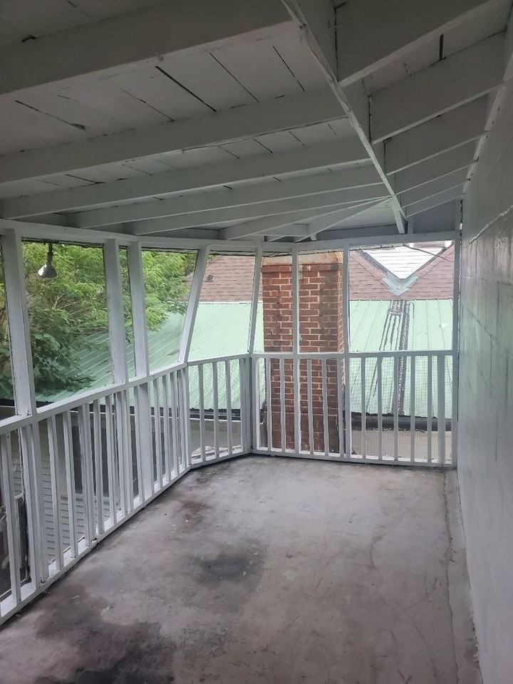 1517 Noble St - Photo 5 of 8