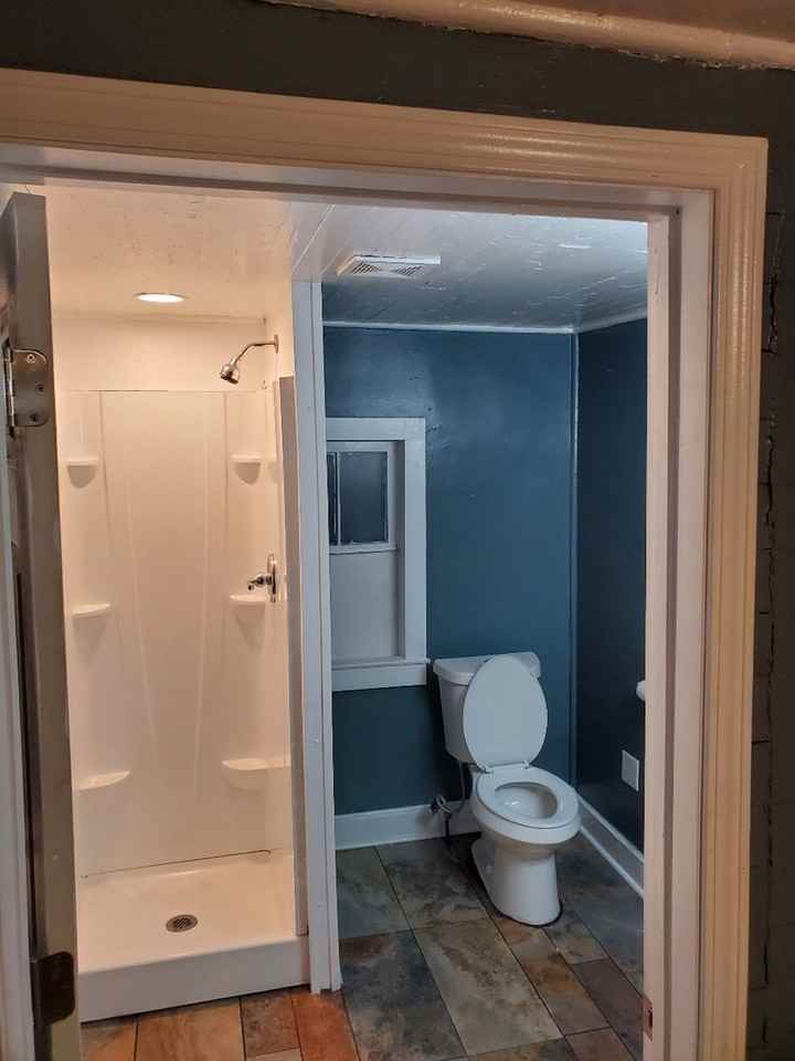1517 Noble St - Photo 7 of 8