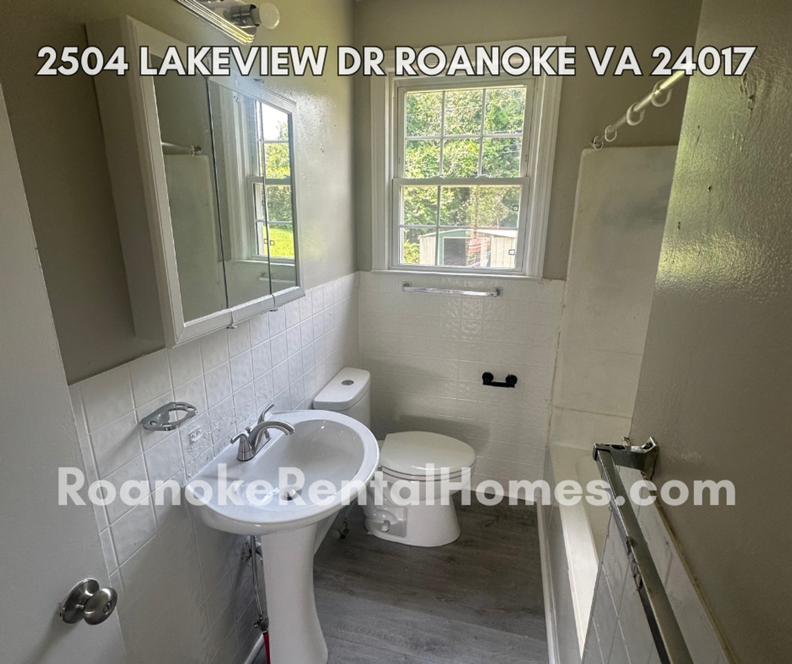 2504 Lakeview Dr Nw - Photo 4 of 5