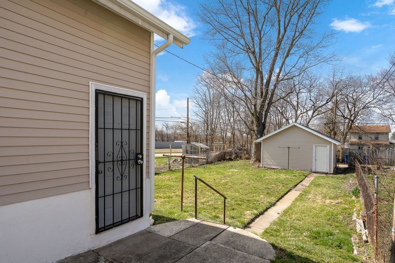 79 Seminary Ave - Photo 3 of 20