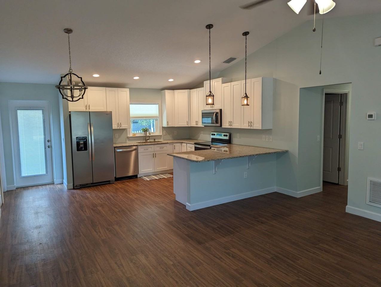 1304 E Ohio Ave - Photo 3 of 21