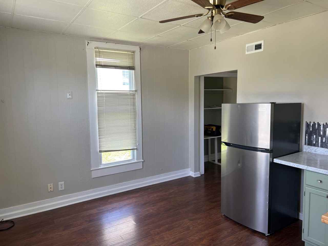 110 Emerson - Photo 3 of 8