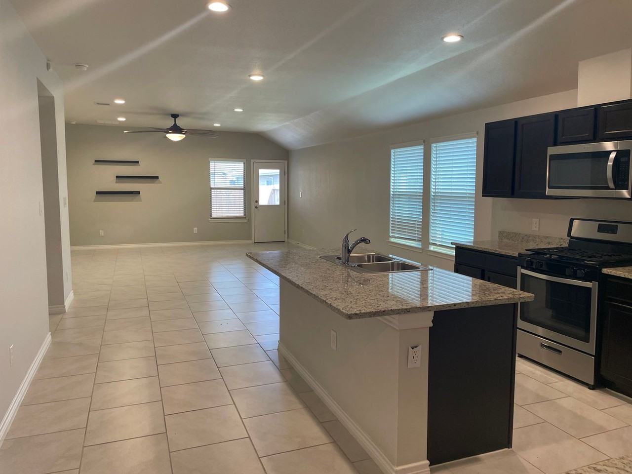 2338 Sky Crest Dr - Photo 3 of 32