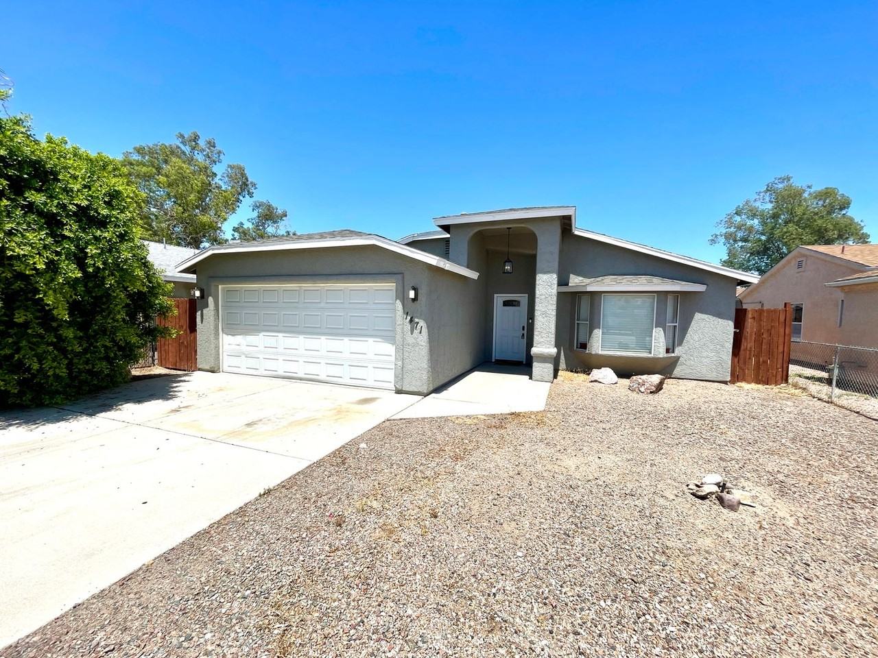 1471 Bryan Dr - Photo 2 of 31