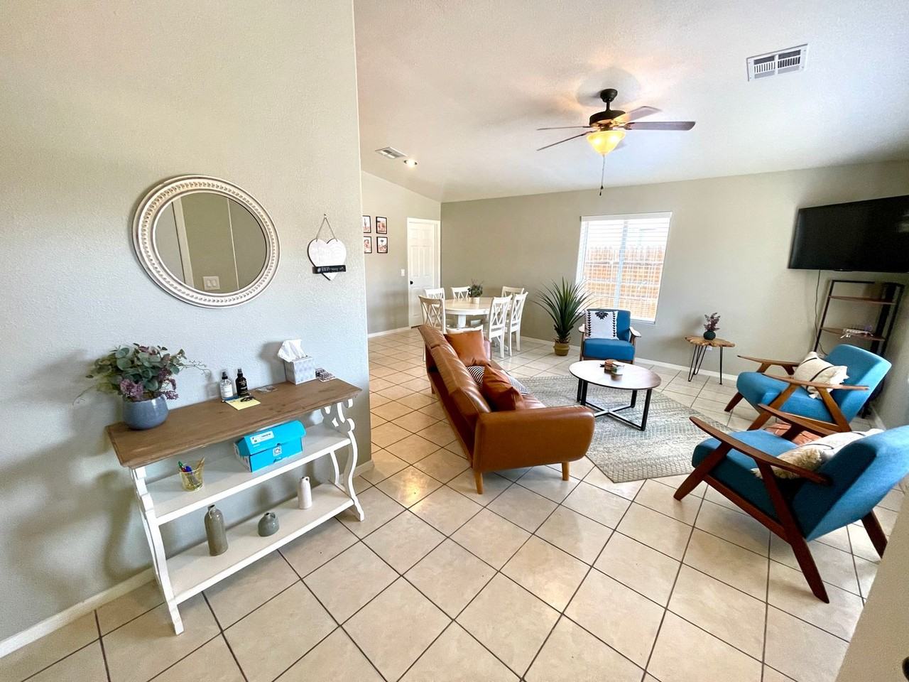 1471 Bryan Dr - Photo 4 of 31