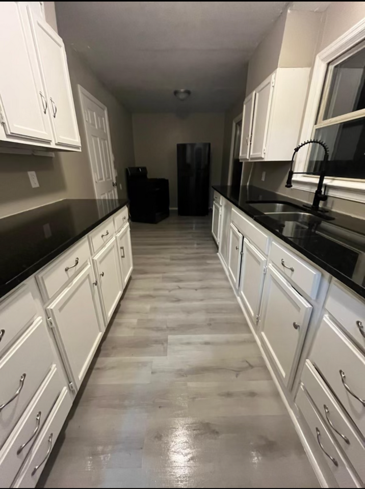 2937 Nw 49th St - Photo 2 of 11