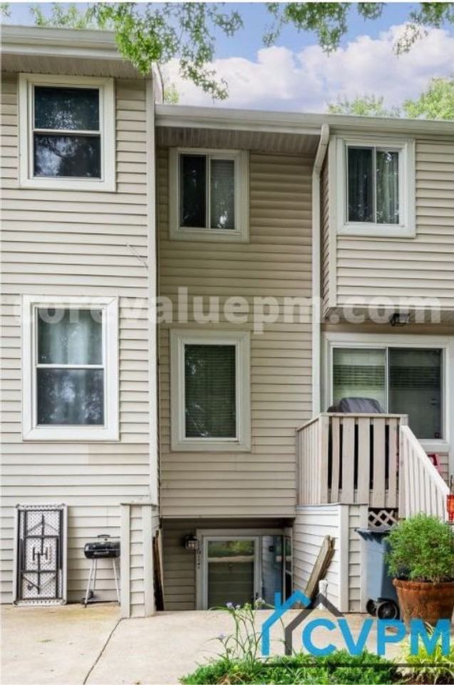 1617 Riedel Rd - Photo 2 of 28