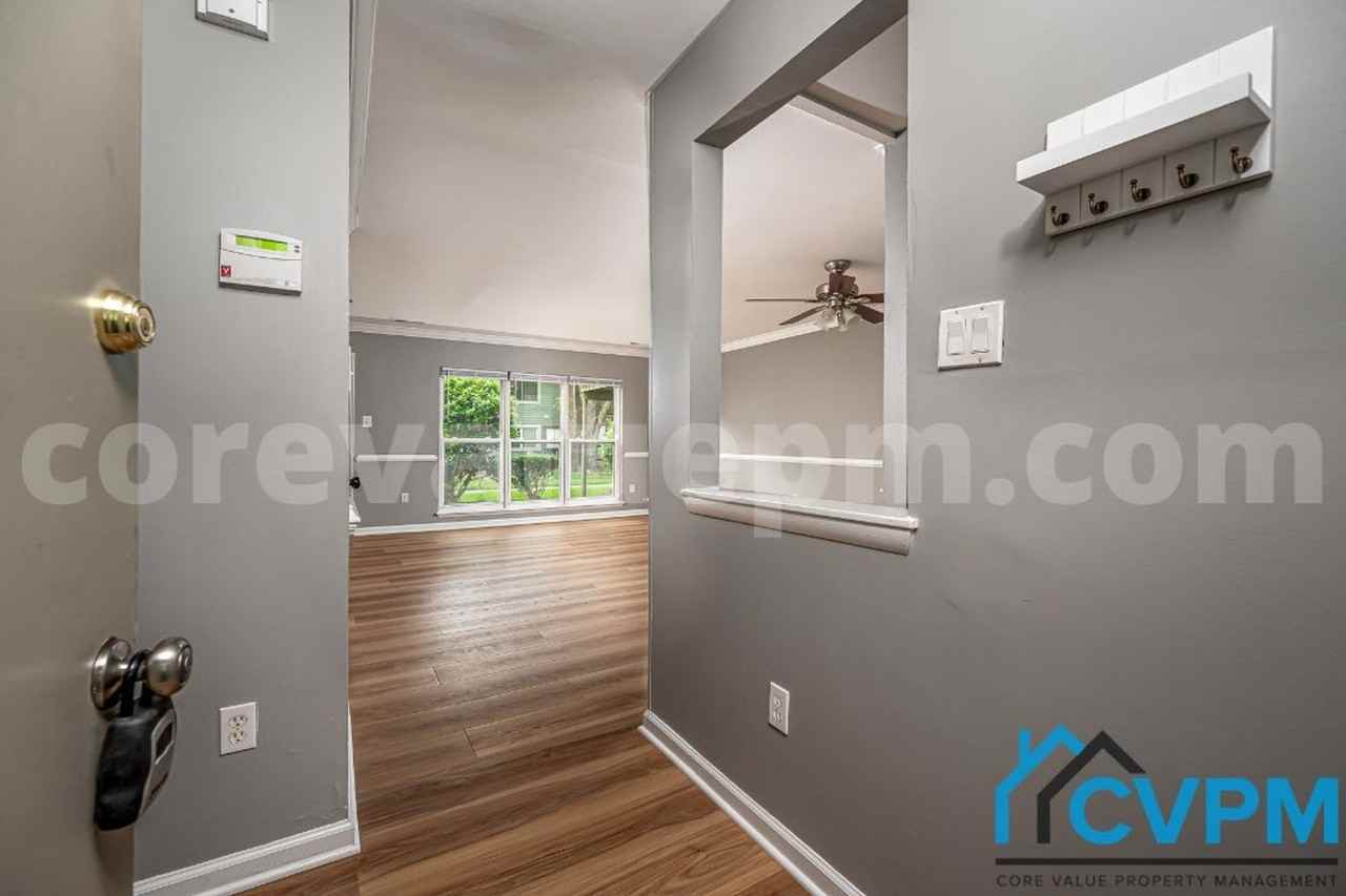 1617 Riedel Rd - Photo 5 of 28