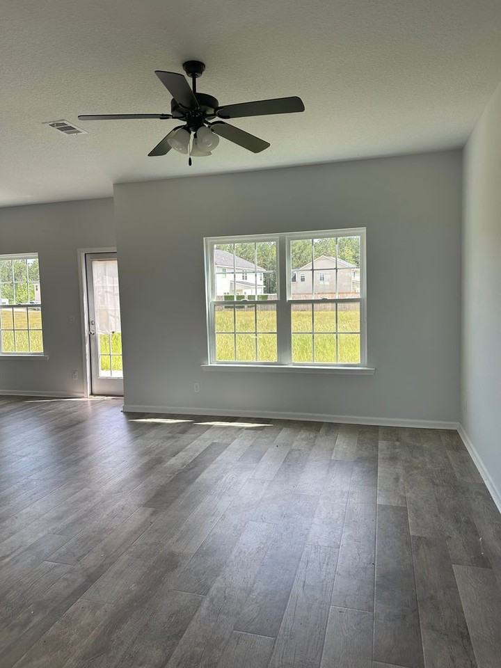 93 Loganberry Ln Ne - Photo 4 of 24