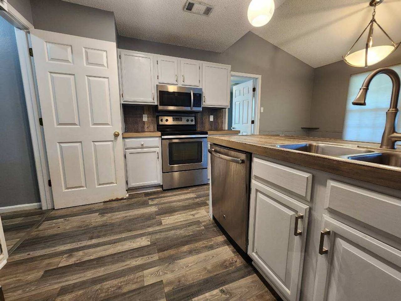 900 Edgewood Dr - Photo 3 of 10