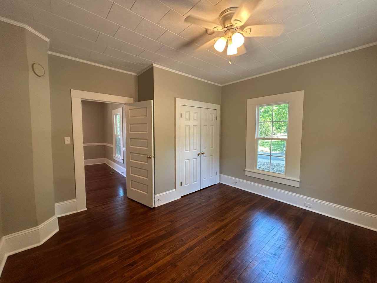 335 Patterson Ave - Photo 7 of 10