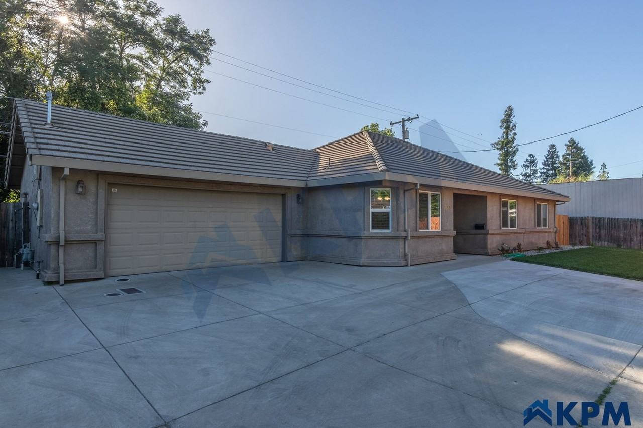 533 S School St - Photo 2 of 31