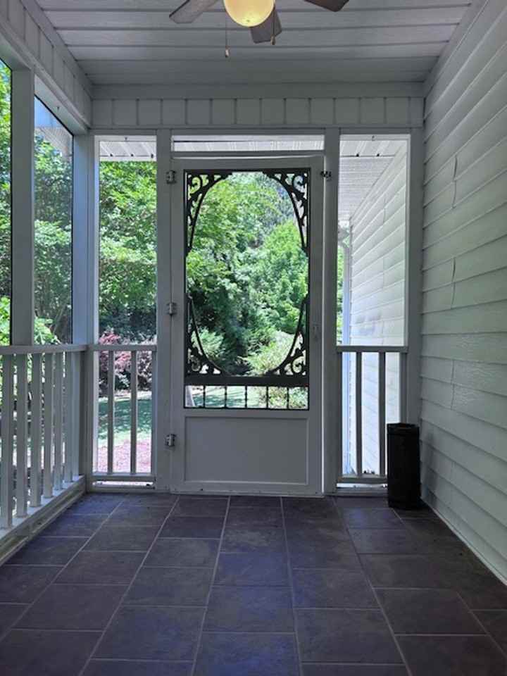 114 Massachusetts Rd - Photo 3 of 28