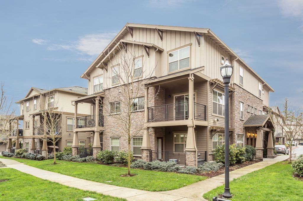 8884 Ne Brentford Way