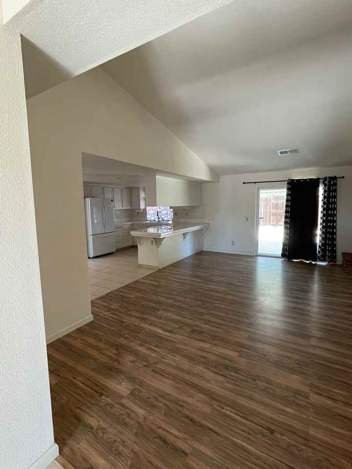 122 Lime Ave - Photo 2 of 4