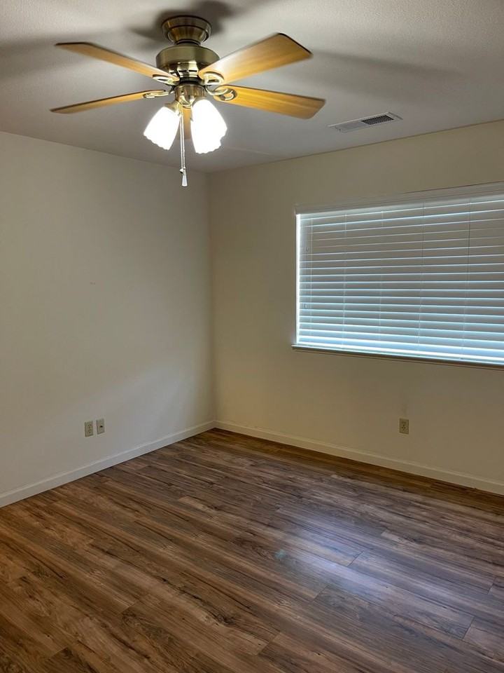 122 Lime Ave - Photo 3 of 4