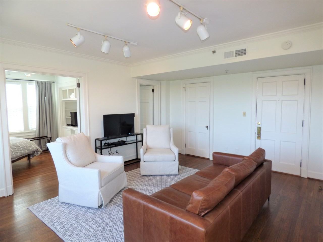 1100 27th St S - Photo 2 of 14