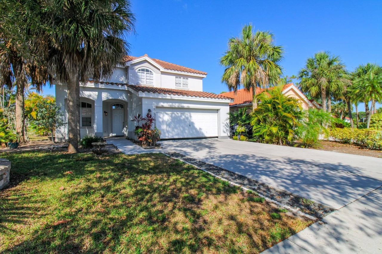 135 Lady Palm Dr - Photo 2 of 50