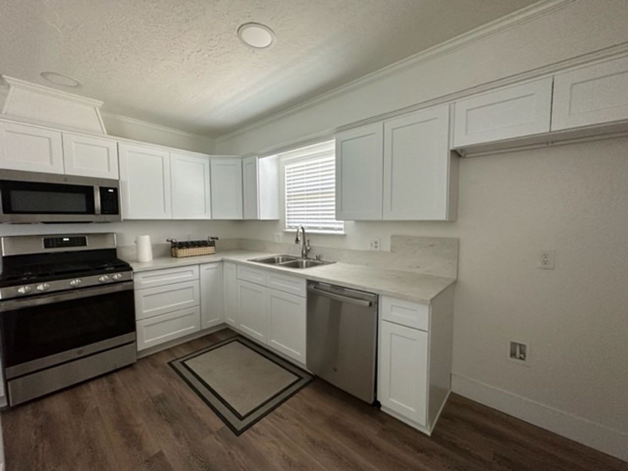 2059 E Ash Ave - Photo 3 of 7