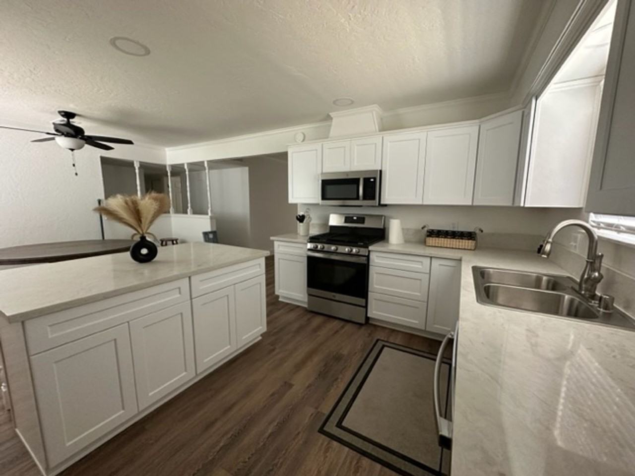 2059 E Ash Ave - Photo 4 of 7