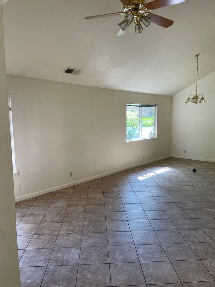 12 Capshaw Ct - Photo 4 of 20