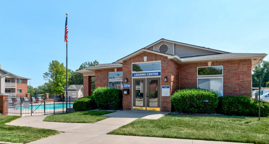 Cambridge Square - Photo 3 of 25