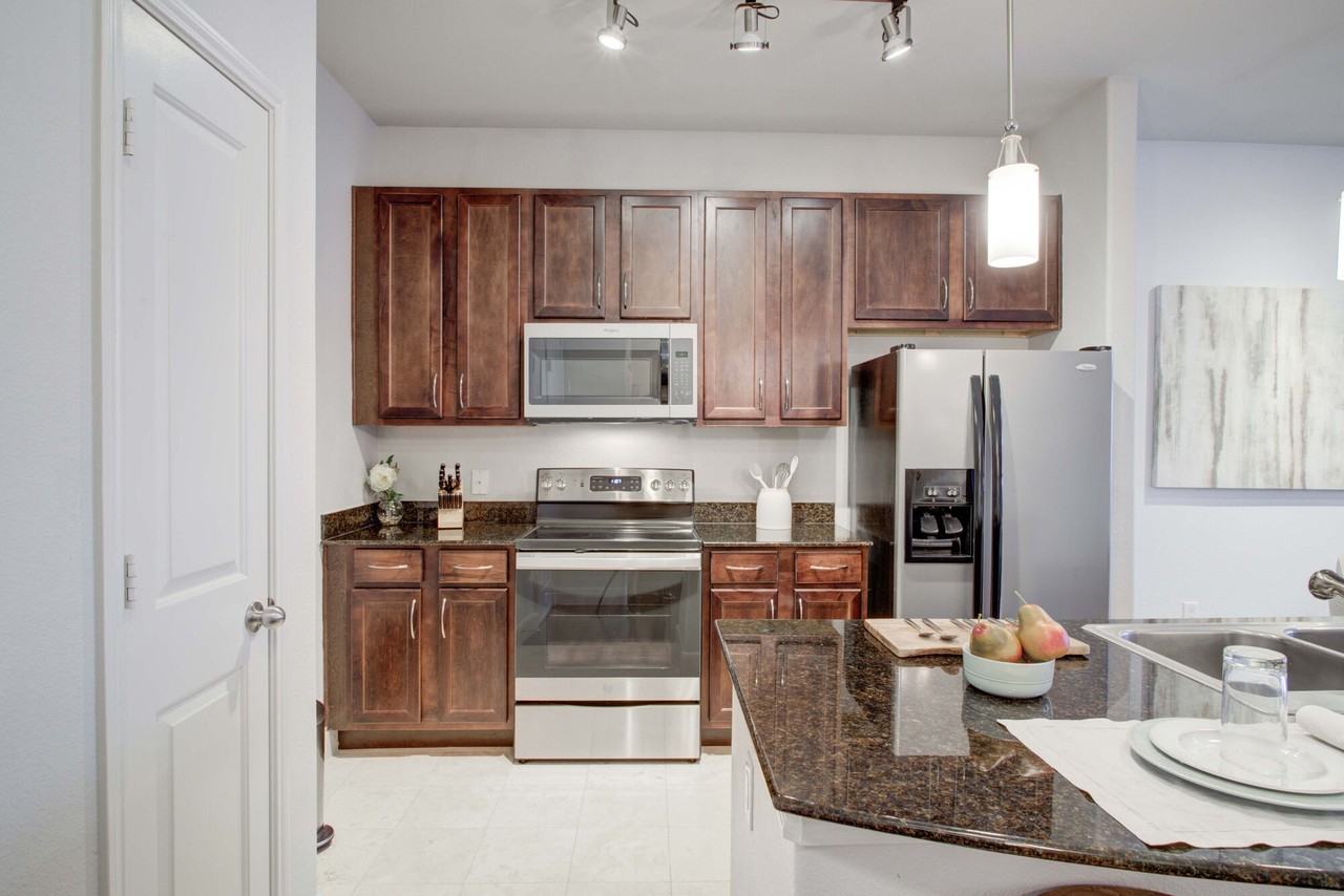 IMT Uptown Post Oak - Photo 7 of 33