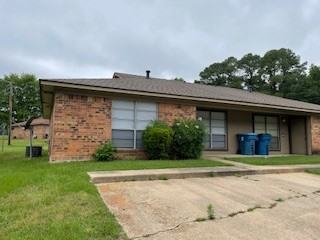 906 Navajo Trail - Photo 2 of 4