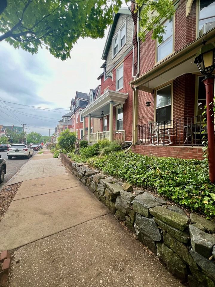 1507 W 14th St #3 - Photo 2 of 20