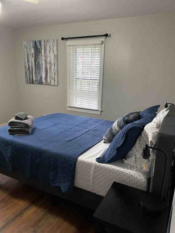 1102 N Duval St #1 - Photo 3 of 8