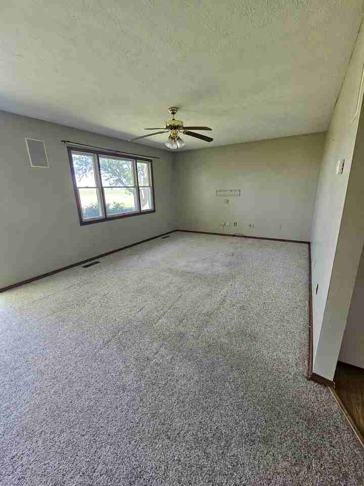 711 N Hemlock St #1 - Photo 7 of 20