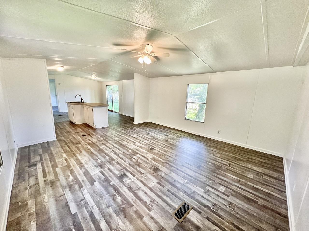 1245 Hedge Ave #1 - Photo 2 of 10