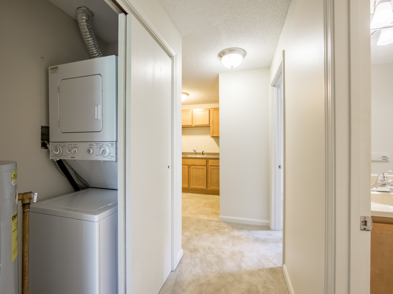 PRINCETON PLACE APARTMENTS - Photo 7 of 44