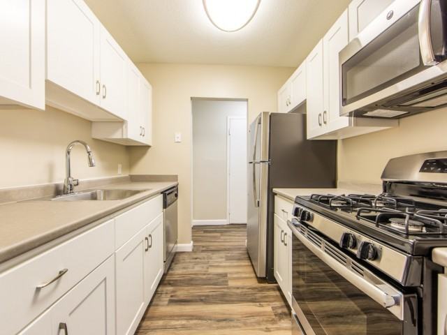 Boulder Park Apartments - Photo 4 of 32