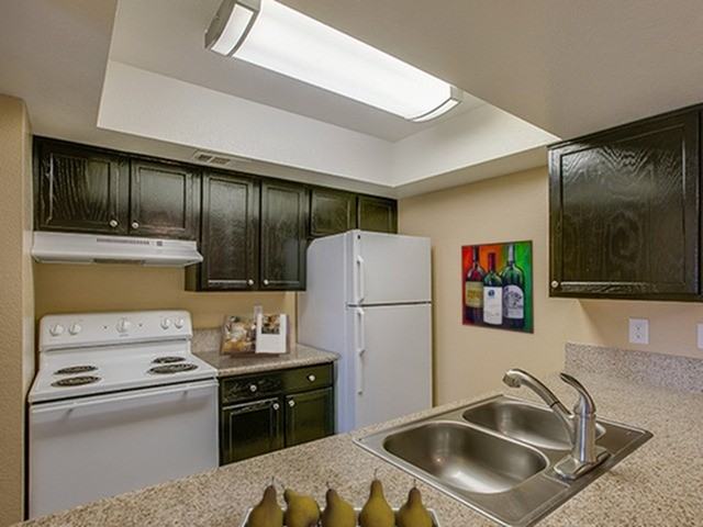 Encantada Apartments - Photo 4 of 25
