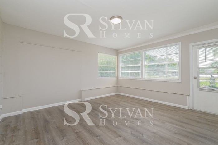 1601 60th Ave S - Photo 3 of 16