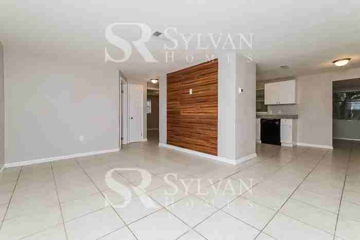 4524 Pirate Pl - Photo 2 of 15