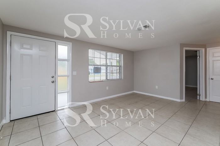 4524 Pirate Pl - Photo 3 of 15