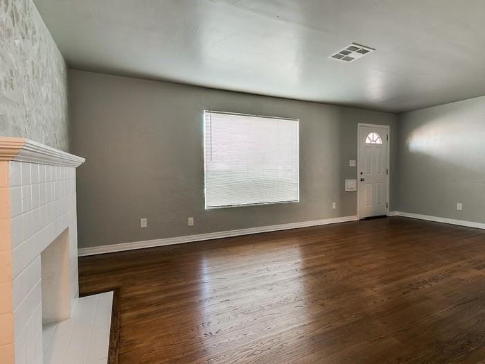 1309 N Villa Ave - Photo 3 of 20