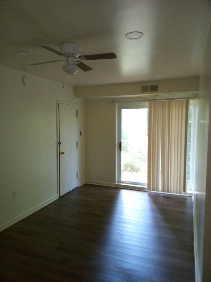 Harrison Court Apartments - Photo 2 of 6