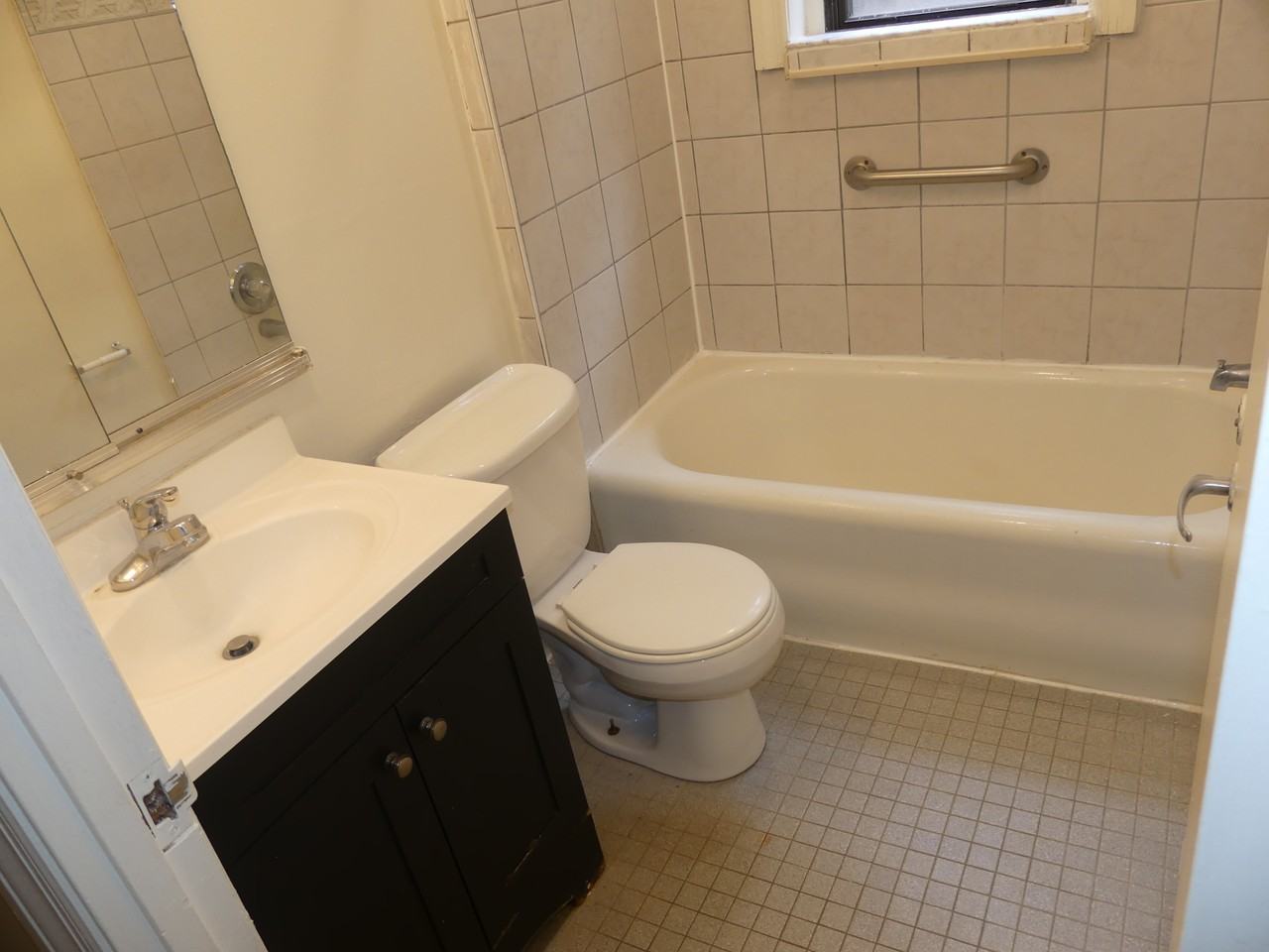 Winchester Apartments - Photo 5 of 12