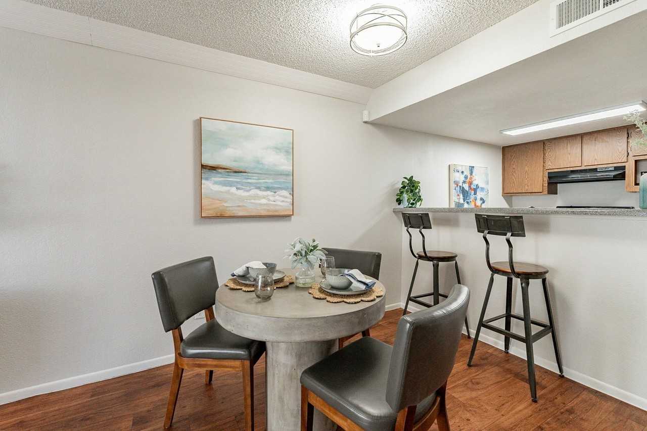 Club Valencia Luxury Apartments - Photo 6 of 35