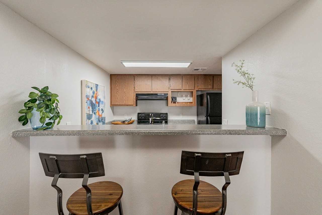 Club Valencia Luxury Apartments - Photo 7 of 35