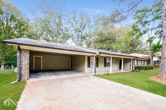 1217 Pineview Dr - Photo 2 of 17