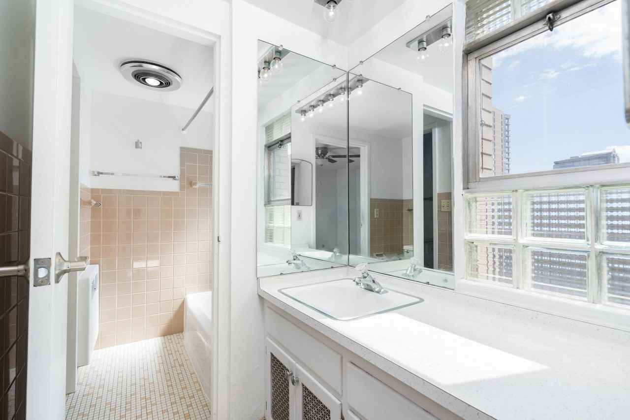 Coronet - Photo 2 of 17