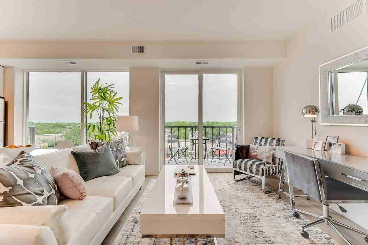 29 Bryant Apartments - Photo 4 of 31